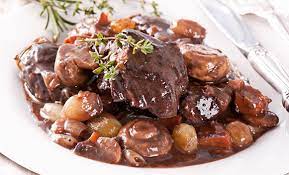 Il termine brasato deriva dal piemontese brasi, che significa braci, perché una volta la carne veniva cotta in una casseruola posta sulle braci, appunto. Stufare O Brasare Qual E La Differenza E Perche A Pressione E Meglio Lagostina