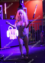 Tiny Texie Attends Exxxotica Expo Held Foto de stock de contenido editorial  - Imagen de stock | Shutterstock Editorial