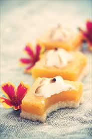Carres Meringues Au Fruit De La Passion Fruit De La Passion Recettes Sucrees Recette Dessert