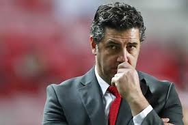 Rui vitória melhorou entretanto e um dia depois do acidente voltou ao trabalho, aparentemente sem. Sensacional Recuperacao De Bruno Lage Sela Tri De Rui Vitoria Desporto Sabado