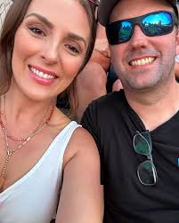 Happy Birthday Elizabeth Comstock! Amazing woman, mom, wife, daughter,  sister, friend, and business owner. Founder and owner of Elizabeth C Style  Interiors, a full service interior design firm. You are very loved!