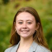 Elena Roe's Instagram, Twitter & Facebook