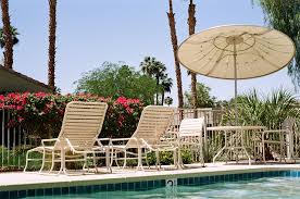Treasure garden is a name brand for a line of umbrellas that range from market umbrellas to cantilevered umbrellas for both commercial use and patio furniture. How Do You Close A Patio Umbrella From Garden Treasures Letsfixit