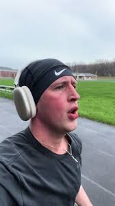 Me pushing my self for that last mile in 40 degree weather 😈 #davidgoggins  #motivationalvideo #davidgogginsmotivation #davidgogginsmentality #running  #nike #fyp #foryoupage #dontgiveup
