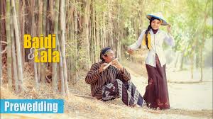 Melakukan sesi foto preweding indoor juga masih beberapa pasangan juga memilih tema vintage untuk foto prewedding mereka. Foto Prewedding Lala Baidi Behind The Scene Prewed Simple By Lukihermanto