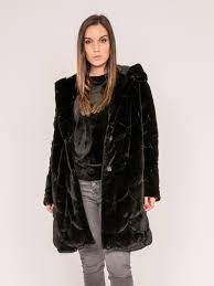 Affrontez cette saison avec un luxueux manteau doublé en fausse fourrure ! Manteau Fausse Fourrure Capuche Univers