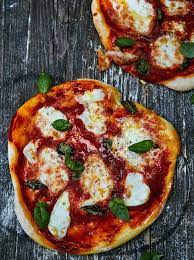 This Article Teaches A Simple And Quick Pizza Dough Recipe The Layout Is Clear And Friendly And It Shows The Nutrit Easy Pizza Base Recipe Basic Pizza Recipes