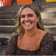 Deborah Irizarry's Instagram, Twitter & Facebook