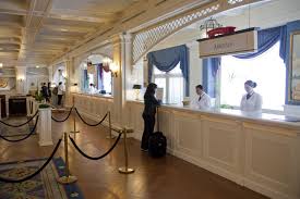 Pin Di Mercedes Alcaraz Su Disney S Newport Bay Club Clippers Quay Travel Parigi
