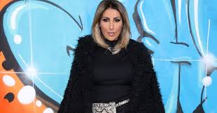 Hochzeitskleider hatte senna gammour schon mehrere im schrank. Kultur Showbiz Monrose Star Senna Gammour Foto Sorgt Fur Wirbel Fan Was Ist An Dir Noch Echt Pressfrom Deutschland