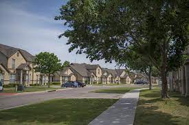 Find 3 bedroom apartments for rent in dallas, texas by comparing ratings and reviews. Lakeview Townhomes Dha Housing Solutions For North Texas