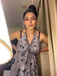 Anamika Desai 🍑 @ana_69d - Twitter Profile | Instalker