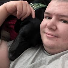 Name a character that always has a fit ON. (via One Piece)