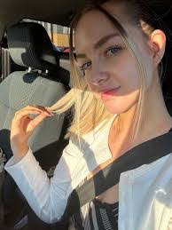 Leah Cave's Instagram, Twitter & Facebook