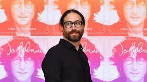 Sean lennon was born on october 9, 1975 in new york city, new york, usa as sean taro ono lennon. 2021 Sean Lennon Veranstaltet Eine Feier Zum 80 Geburtstag Fur Papa Und Unterhalt Sich Mit Paul Mccartney Gettotext Com