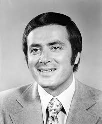 November 24, 1970: The Reds hire 26-year-old Al Michaels as lead announcer  for the club's radio broadcasts, replacing Jim McIntyre. He would call  games alongside Joe Nuxhall for three seasons from 1971-73. #RedsVault