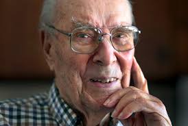 George Bennett, 102; was treasurer at Harvard, mutual fund manager