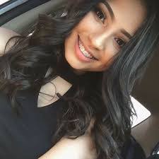 Giselle Andrade's Instagram, Twitter & Facebook