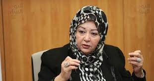 أكدت الفنانة عفاف شعيب أنها تعرضت للخيانة من زوجها رياض العريان مع السكرتيرة الخاصة به، وتحدثت عن تفاصيل القصة نافية أنها رأتهما بعينها، كما تحدثت عن سبب ارتدائها. Ø¹ÙØ§Ù Ø´Ø¹ÙŠØ¨ Ø£ÙˆÙ„ Ø­Ø¬Ø§Ø¨ Ù„Ø¨Ø³ØªÙ‡ ÙÙ‰ Ø­ÙŠØ§ØªÙ‰ ÙƒØ§Ù† Ù„ÙˆÙ†Ù‡ ÙÙˆØ´ÙŠØ§ ÙˆØ³Ø¹Ø±Ù‡ 300 Ø±ÙŠØ§Ù„ Ø§Ù„ÙŠÙˆÙ… Ø§Ù„Ø³Ø§Ø¨Ø¹