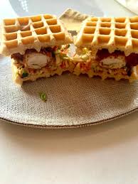 WAFFLES COM FRANGO ESTALADIÇO - Conversas à Mesa