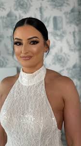 Don't be ridiculous darling, everyone wants to look like this ❤️ ⠀ ⠀ Hair  @veronica.anahella Makeup @carolynsmakeupartistry ⠀ Content  @syncdigitalmarketing ⠀ ⠀ ✍️❤️ Email