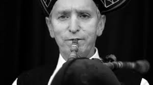 "Danza de A Palmira". Trío Prata (Germán Soneira, Juan Nogareda, Chema  Cebeiro) xunto con Julia Pozo