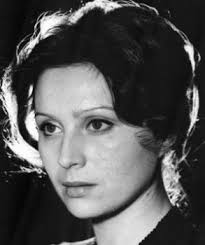 Legendární slovenská herečka emília vášáryová skončila v sobotu večer s těžkým úrazem v nemocnici. Emilia Vasaryova Glamorous Women Movie Stars Celebrities