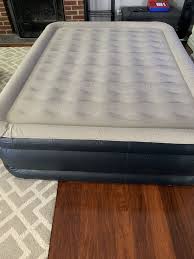If You Re In Need Of A Nice Air Mattress Look No Further Features Include Built In Pump For Inflation Deflation Built In Cord Storage Air Mattress Mattress