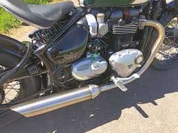 Triumph has not released specifics on engine output or pricing yet. Triumph Bonneville Bobber Modell 2017 Fahrbericht Aus Kradblatt 6 17