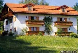 Just 1,500 feet from the gaislachkoglbahn cable car, haus wildschütz on the edge of sölden offers you apartments with fully equipped kitchenette including a dishwasher and a balcony. Fw Haus Wildschutz In Frauenau Bayerischer Wald Bei Hrs Holidays Gunstig Buchen