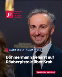 Obwohl alle Beteiligten die Böhmermann-Geschichte über 200  Champagner-Flaschen, Maximilian Krah, Michael Käfer und das Oktoberfest  bestreiten, bleibt der ZDF-Ideologe dabei. Seine Quelle: ein Mann, der  David heißen soll. Jetzt auf jf.de.