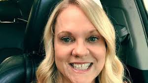 Lori Phelps's Instagram, Twitter & Facebook