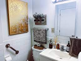 Save pin it see more images Small Apartment Bathroom Ideas How To Make A Tiny Bathroom Pretty Moda Misfit