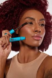 Catharine Hill na Beauty Fair 2025: lançamentos, workshops e presença  especial no maior evento de beleza das Américas