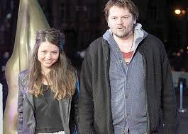 He is particularly famous for his leading roles in the white moor and the seria mărgelatu films. Florin Piersic Jr A Devenit TatÄƒ Pentru A Doua OarÄƒ Divertisment Stiri Eva Ro