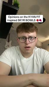 Try normal yogurt too, SLAPS 🤝 @kyanfitt // #gymtok #gym #skyrbowl