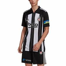 Die imposante haltung des schwarzen adlers, der unser symbol ist, wird im unserem auswärtstrikots gezeigt. Adidas Besiktas Away Trikot 2020 2021