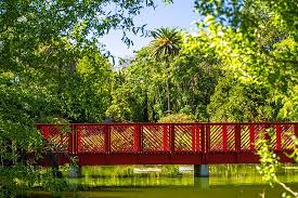 Le parc promet un dépaysement inédit, à seulement 5 minutes de la plage, une oasis de fraîcheur en plein cœur de la station. Detendez Vous Au Jardin Des Plantes Aqualand Parc Aquatique Saint Cyprien