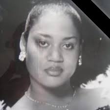 Happy Monday and welcome back to Sandra's Top 5 at 5 ⚡ Today Sandra talks  us through her every day makeup look, and although we may have more than 5  products here,