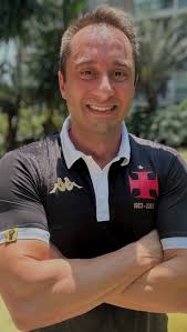 Pode isso, Arnaldo? A regra é clara!!! Aqui só convidamos os melhores. Com  vocês, ARNALDO CEZAR COELHO.