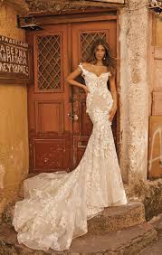 Beautiful mermaid wedding dresses, naama anat fall winter 2016 wedding dresses spiritual design bridal collection wedding inspirasi.these wedding dresses are fitted to the knee and then flair from the knee to the floor. Pin On Mermaid Wedding Dresses