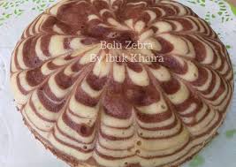 Lelehkan 5 sendok makan margarin, sisihkan terlebih dahulu. Resep Bolu Zebra Kukus 2 Telur Legit Dan Nikmat