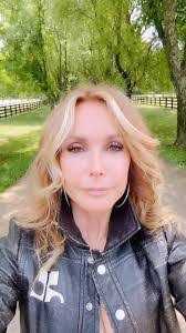 Tracey Young's Instagram, Twitter & Facebook