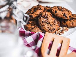 Usato spesso come ricostituente naturale per i bimbi malati o un po' sciupati, la ricetta dell'uovo sbattuto ci catapulta immediatamente in un passato fatto di cose semplici, gioia infantile, allegria e coccole. Ricette Con Uovo Sbattuto