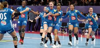 Le handball féminin connaît une popularité moindre comme l'atteste son nombre de licencier ou ses retransmissions télévisées. Hand Euro 2020 Nos Bleues Affrontent L Espagne Ce Soir