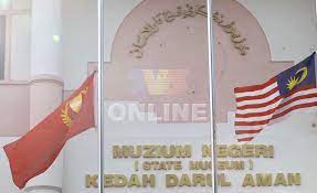 Perdana menteri, datuk seri najib tun razak menyifatkan sultan kedah, alrmarhum sultan abdul halim mu'adzam shah sebagai seorang yang berjiwa rakyat dan. Buletin Tv3 Ø¯Ø± ØªÙˆÛŒÛŒØªØ± Bendera Negeri Kedah Dan Jalur Gemilang Dikibarkan Separuh Tiang Susulan Kemangkatan Sultan Kedah Foto Bbxpress