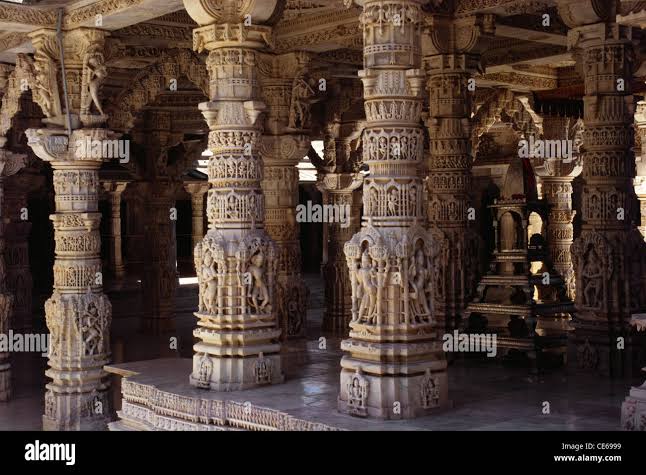 Carved pillars , Delwara Temple , Dilwara Temples , Delvada Temples , Mount Abu ; Rajasthan ; India , Asia Stock Photo - Alamy