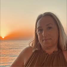 What show would people recommend is better for a 15yr old boy and 12 year  old girl, Back to the Future or the MJ musical? (kids have not seen Back to  the