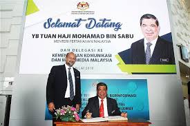 Timbalan ketua setiausaha (pembangunan) kementerian pertahanan tingkat 4, wisma pertahanan jalan padang tembak 50634 kuala lumpur. Kunjungan Hormat Yb Tuan Haji Mohamad Bin Sabu Menteri Pertahanan Malaysia Dan Delegasi Ke Atas Yb Menteri Di Kompleks Kkmm Putrajaya Pada 26 Julai 2018