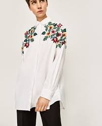 A porter ouverte avec un t shirt blanc ou fermée avec un blazer. Blouse Femme Zara Blouse Chemise Femme Zara Taille S Noire Plisse Au Dos